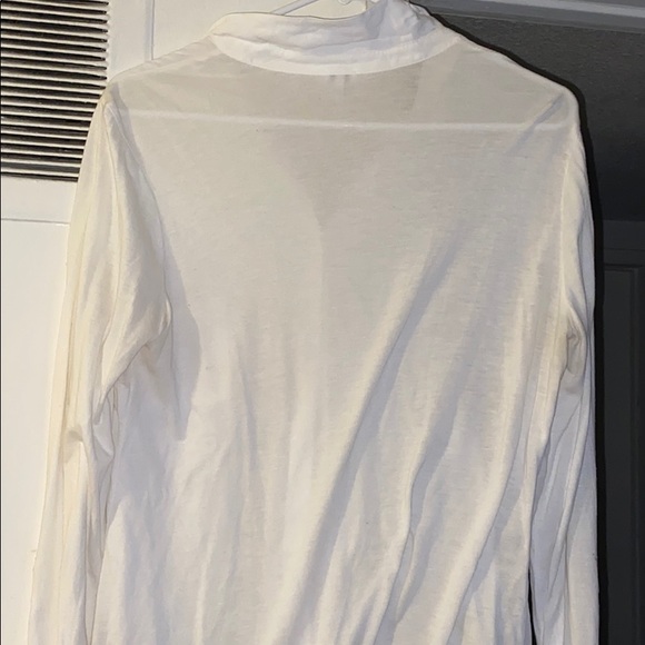 A while woman’s button done shirt - Picture 3 of 5